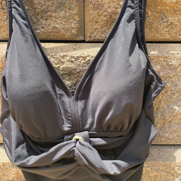 BEAUTIFUL ONE PIECE - Picture 2 of 6